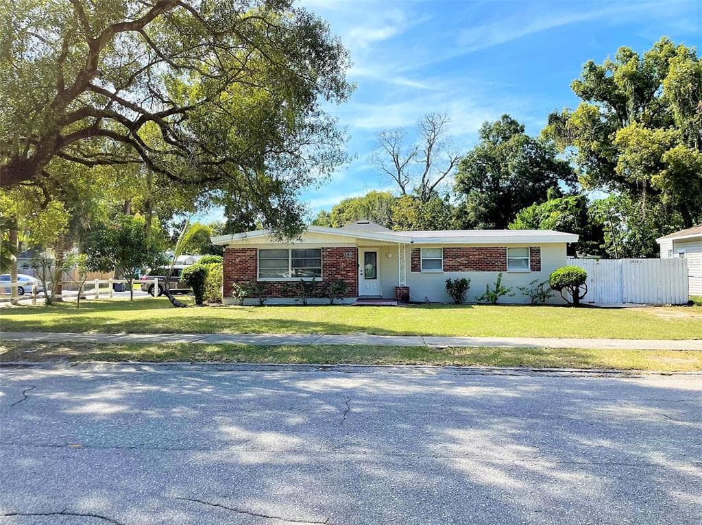 7010 N CENTRAL AVENUE TAMPA, FL 33604