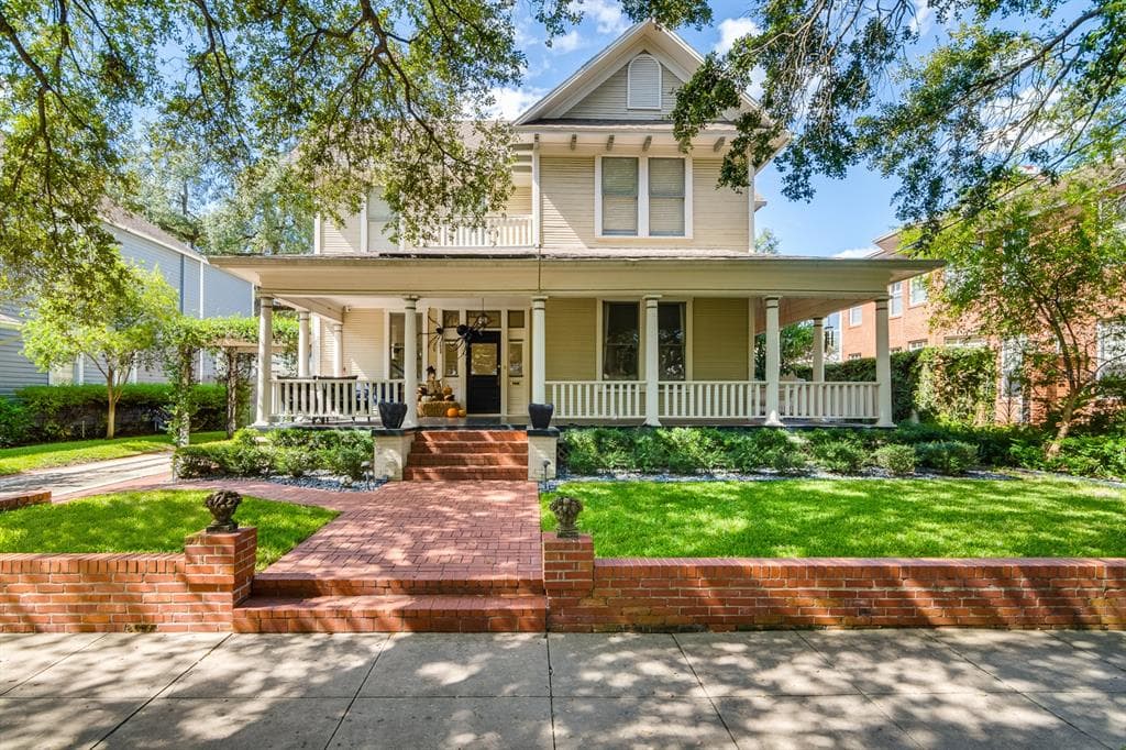 833 S DAKOTA AVENUE TAMPA, FL 33606