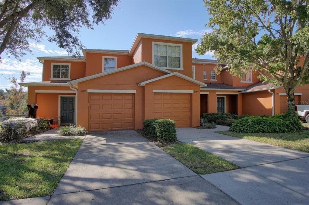 10909 KENSINGTON PARK AVENUE RIVERVIEW, FL 33578