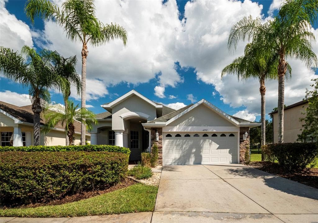 4352 ENGLISH TURN WAY WESLEY CHAPEL, FL 33543