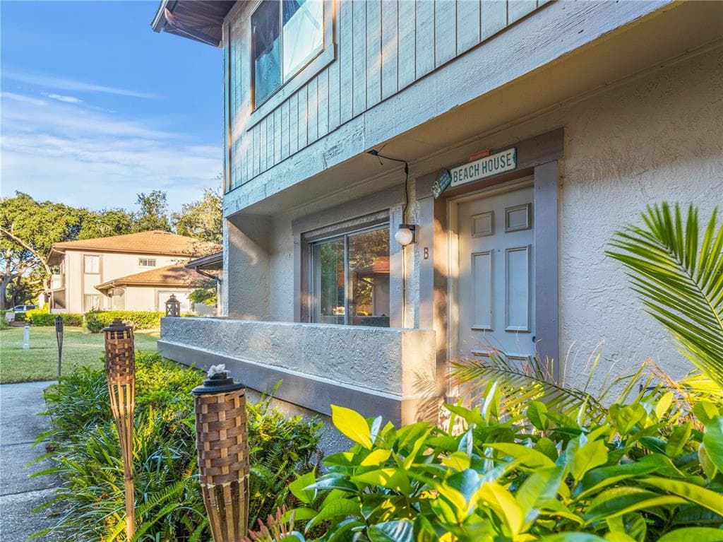 2925 LICHEN LANE UNIT B CLEARWATER, FL 33760
