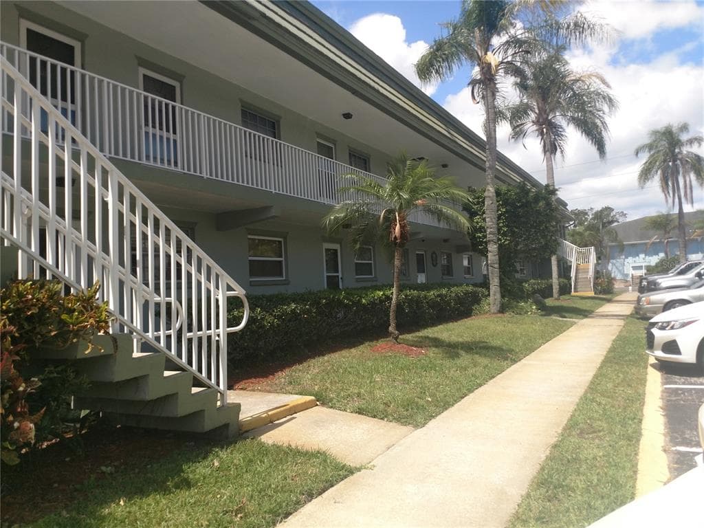 1433 S BELCHER ROAD UNIT B11 CLEARWATER, FL 33764