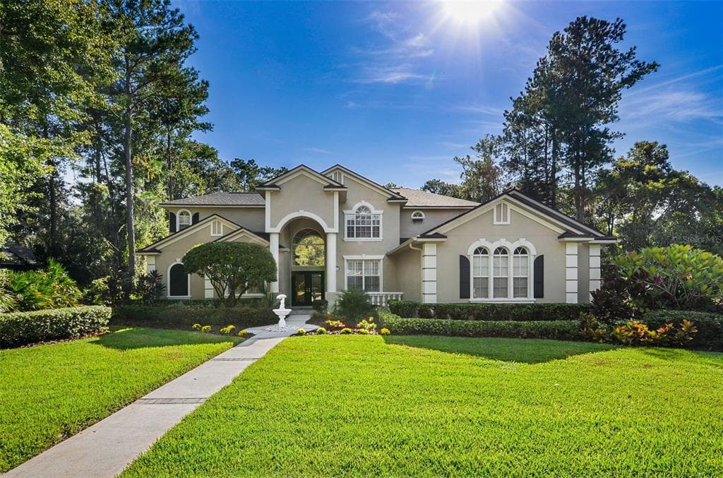 5904 FLATWOODS MANOR CIRCLE LITHIA, FL 33547