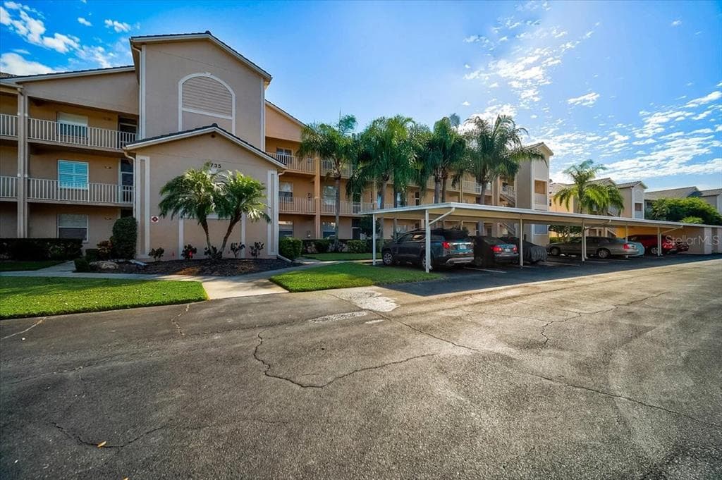 8735 OLDE HICKORY AVENUE UNIT 8108 SARASOTA, FL 34238