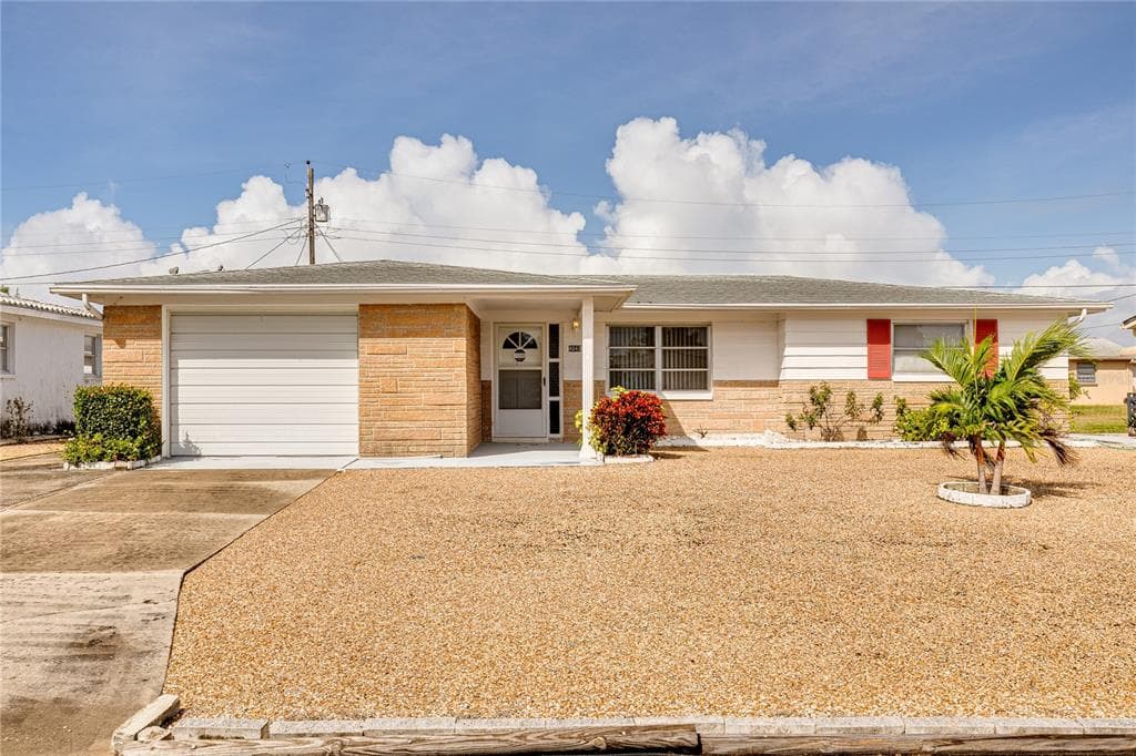 4043 IRONWARE DRIVE HOLIDAY, FL 34691