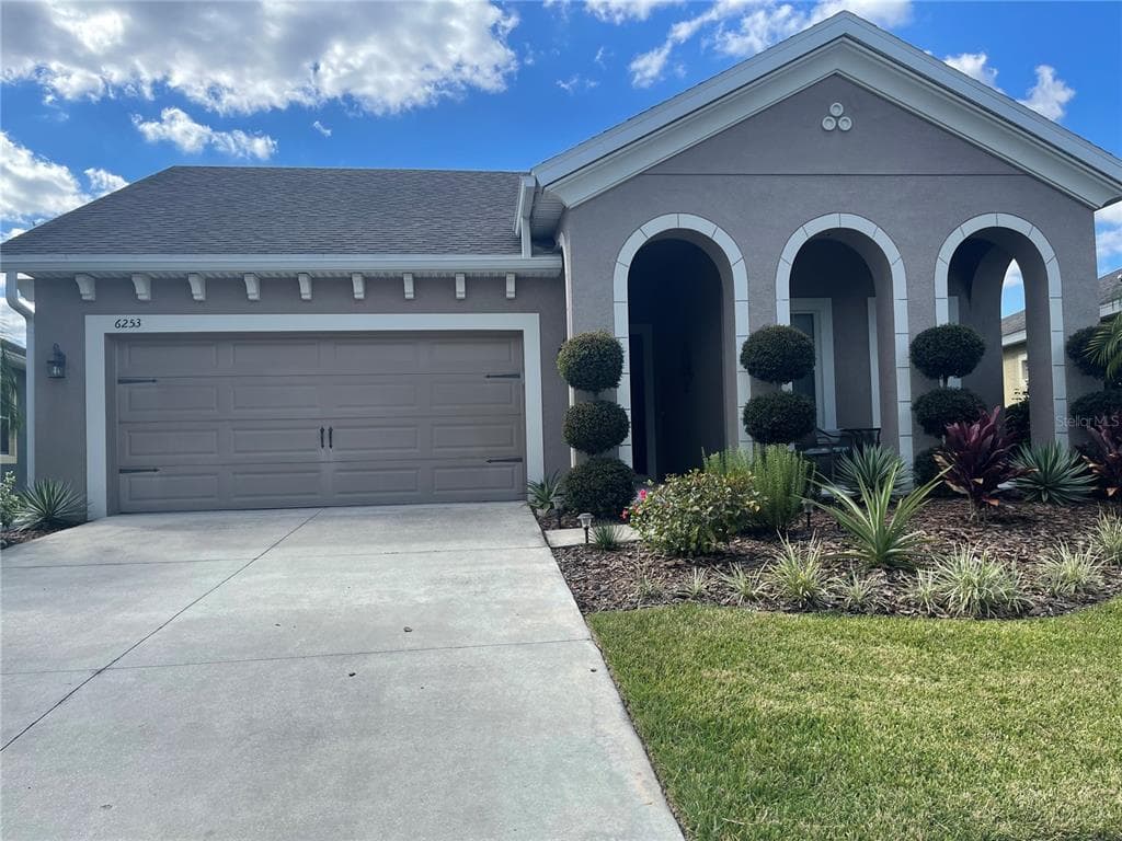 6253 HAWK GROVE COURT WESLEY CHAPEL, FL 33545