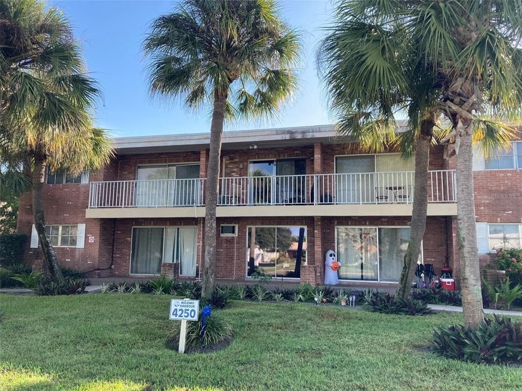 4250 37TH STREET S UNIT 2 ST PETERSBURG, FL 33711