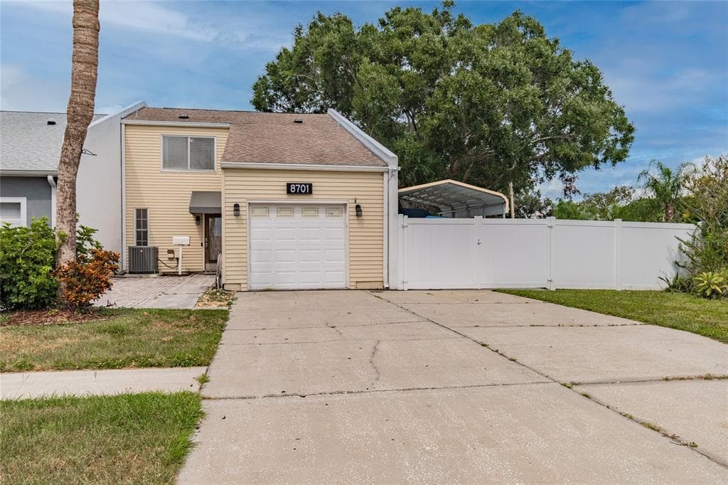 8701 BAY POINTE DRIVE TAMPA, FL 33615