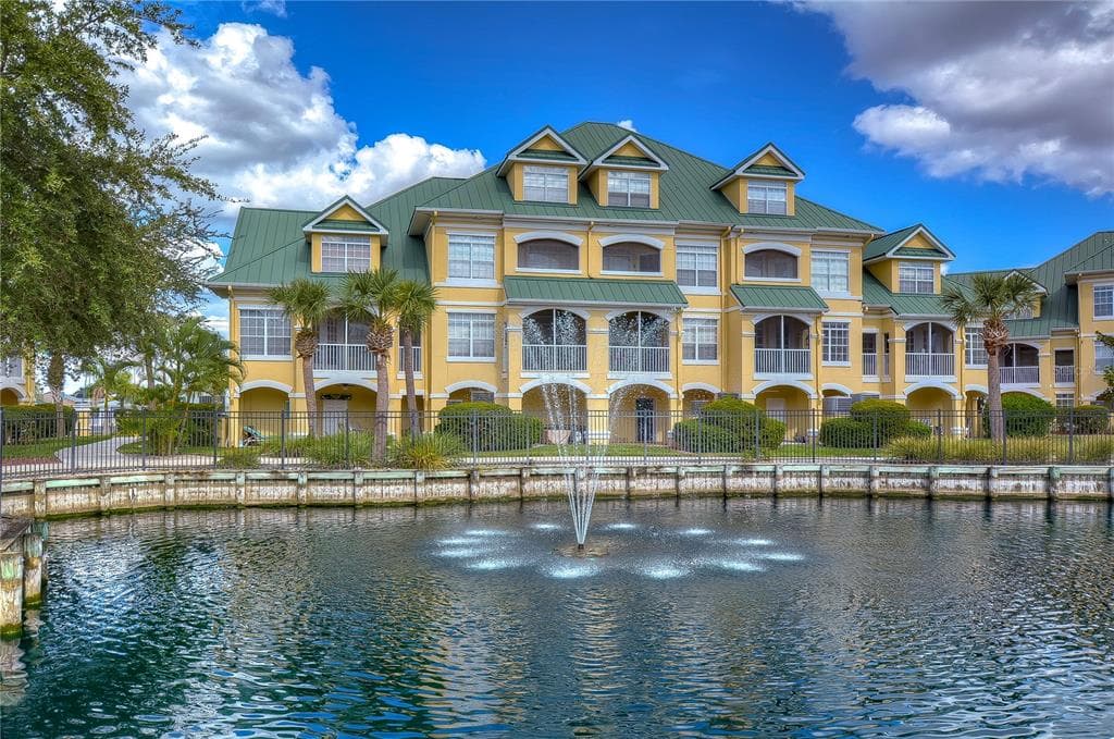 6301 SUNSET BAY CIRCLE APOLLO BEACH, FL 33572