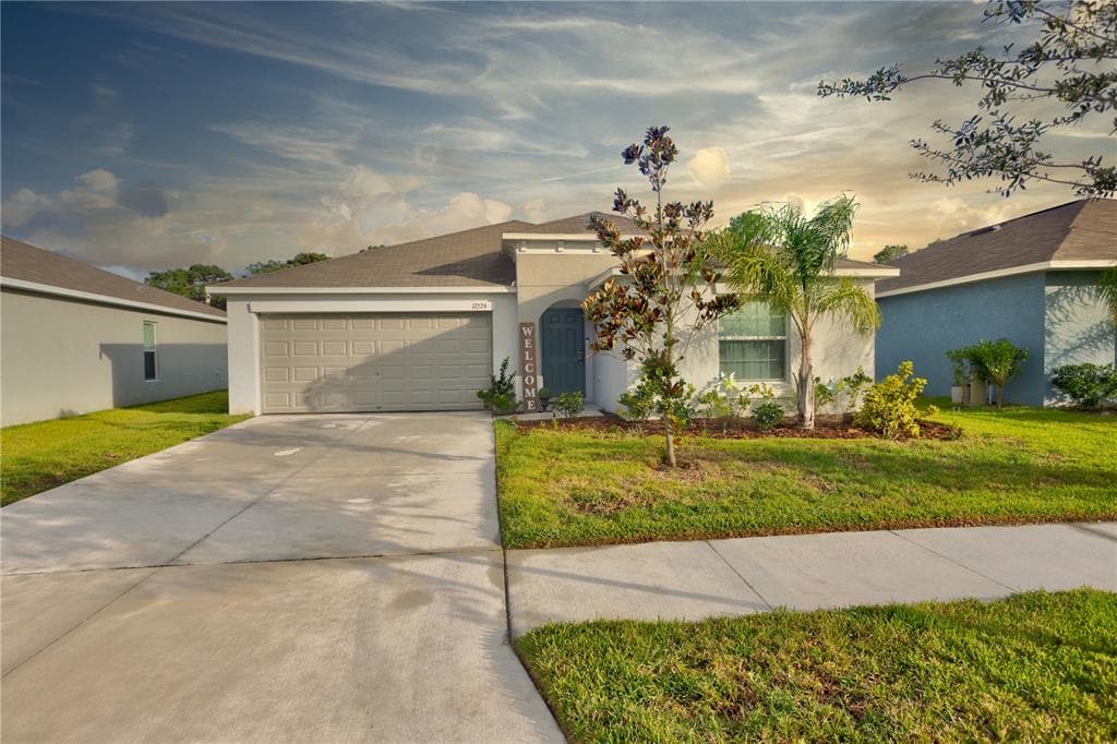 17224 WHITE MANGROVE DRIVE WIMAUMA, FL 33598