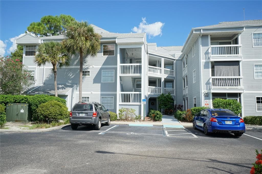 6924 STONES THROW CIRCLE N UNIT 8102 ST PETERSBURG, FL 33710