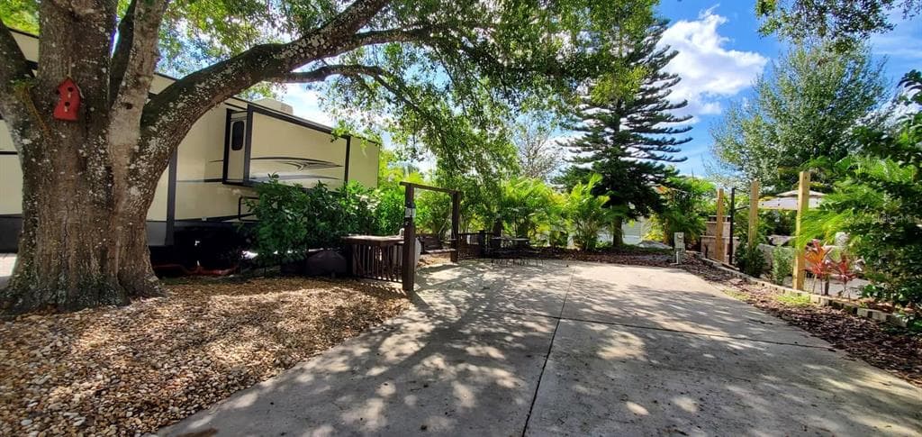 126 STALLION LANE LAKE WALES, FL 33898