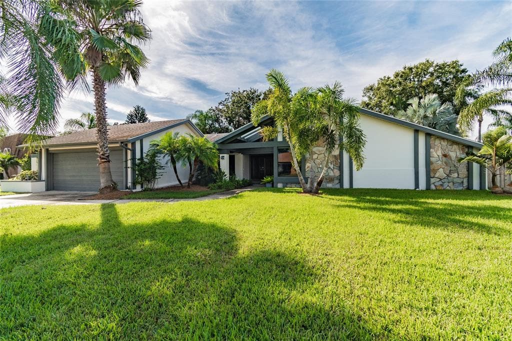2184 MARY LANE PALM HARBOR, FL 34685