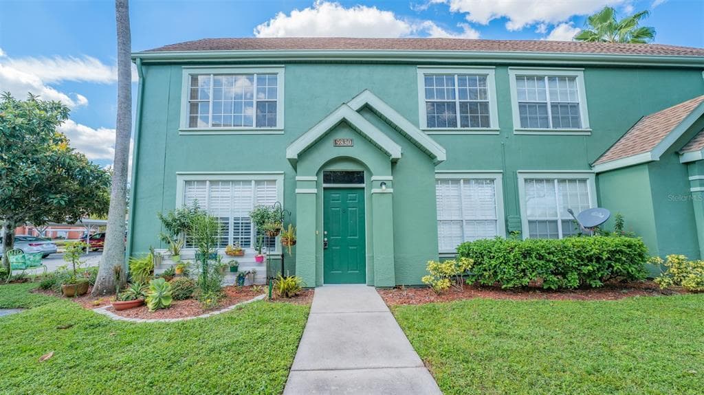 9830 LAKE CHASE ISLAND WAY UNIT 9830 TAMPA, FL 33626