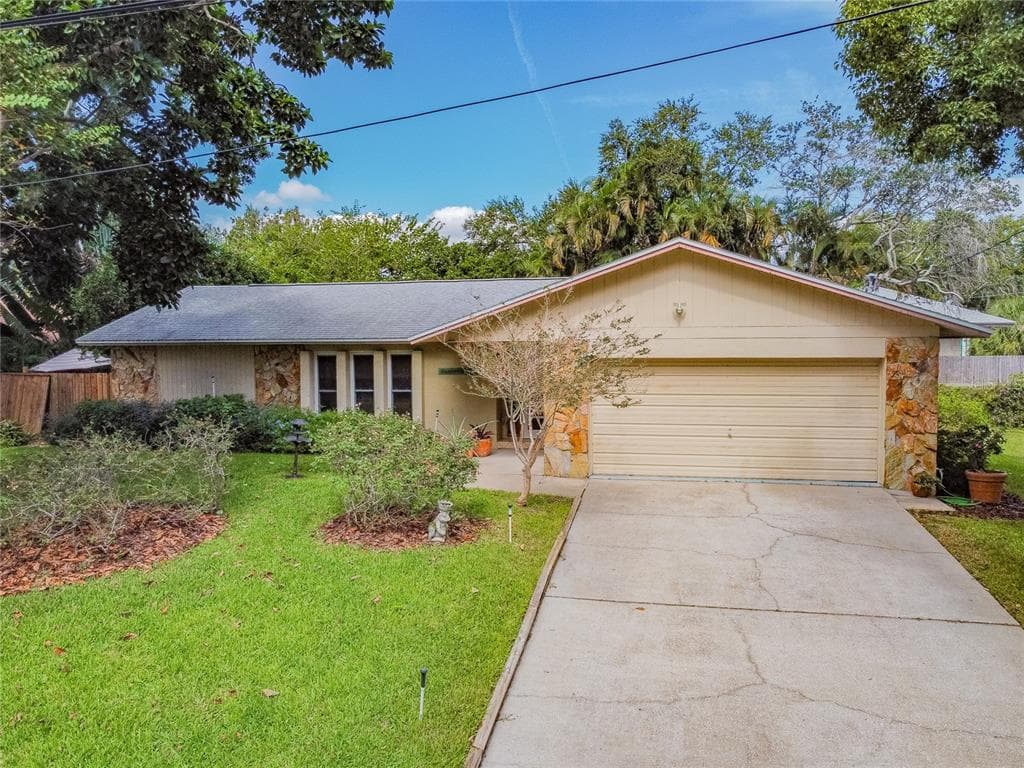 2576 LACONIA DRIVE N CLEARWATER, FL 33764
