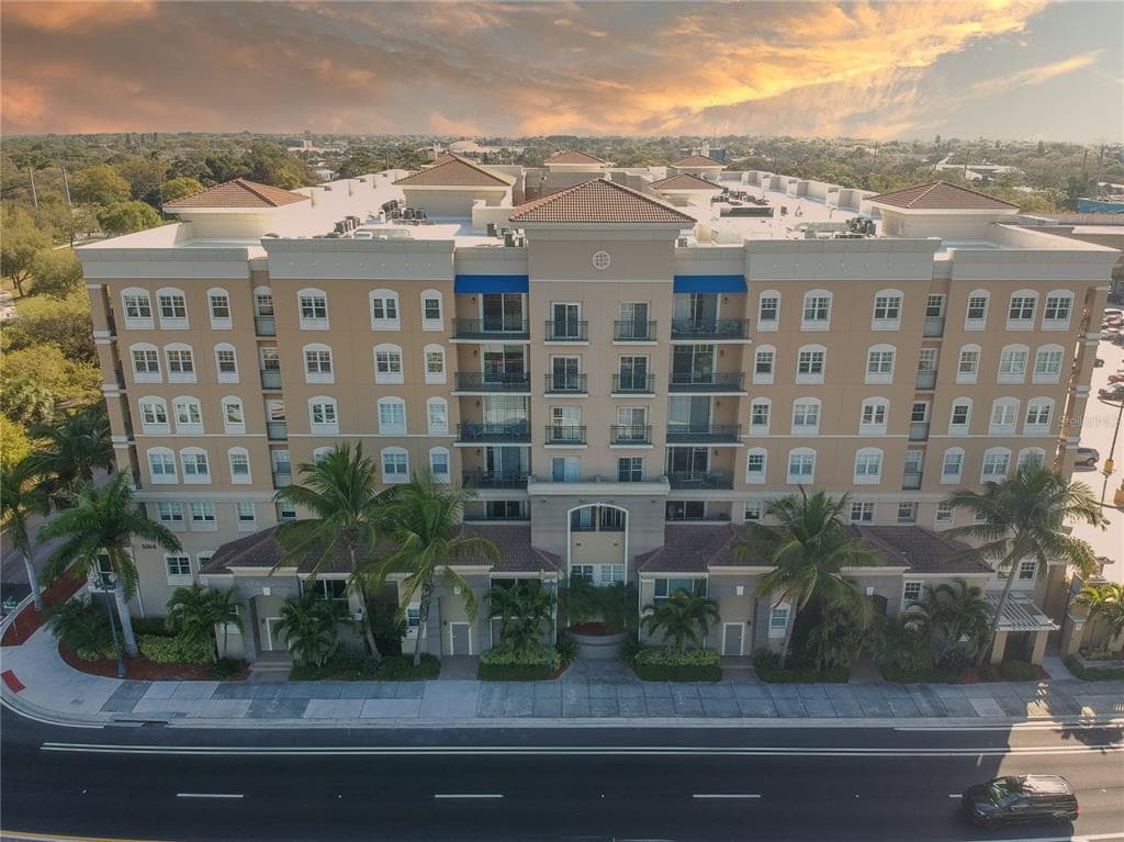 1064 N TAMIAMI TRAIL UNIT 1216 SARASOTA, FL 34236