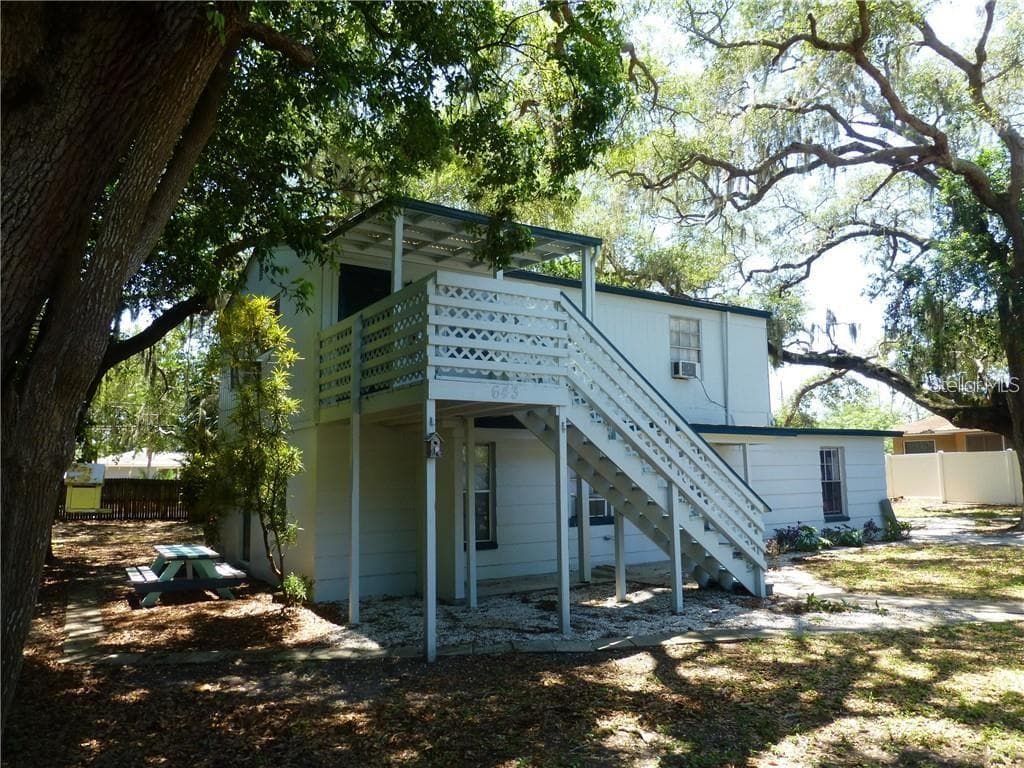 643 WISTERIA COURT UNIT D DUNEDIN, FL 34698