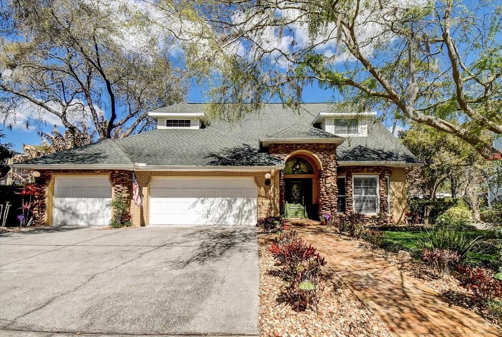 2119 W FORE DRIVE TAMPA, FL 33612
