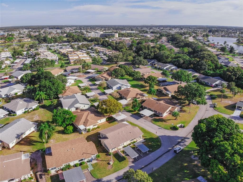 1812 FOXHUNT DRIVE UNIT A SUN CITY CENTER, FL 33573