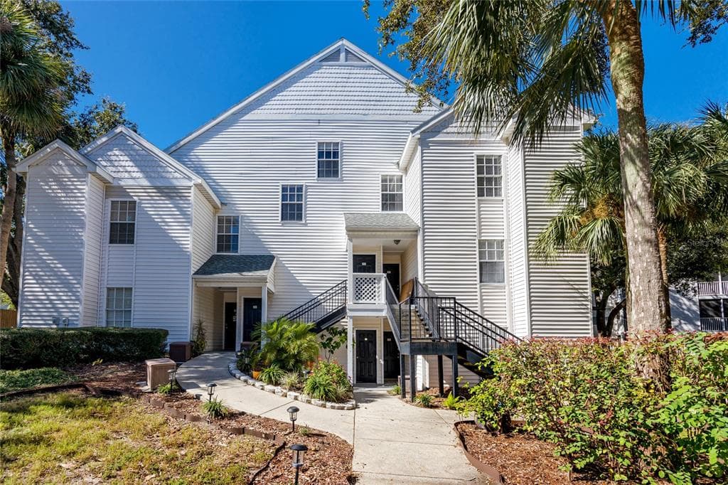 3274 HAVILAND COURT UNIT 203 PALM HARBOR, FL 34684
