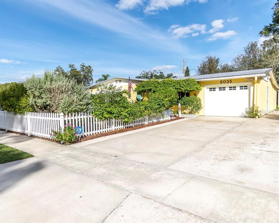 6035 SANTA MONICA DRIVE TAMPA, FL 33615