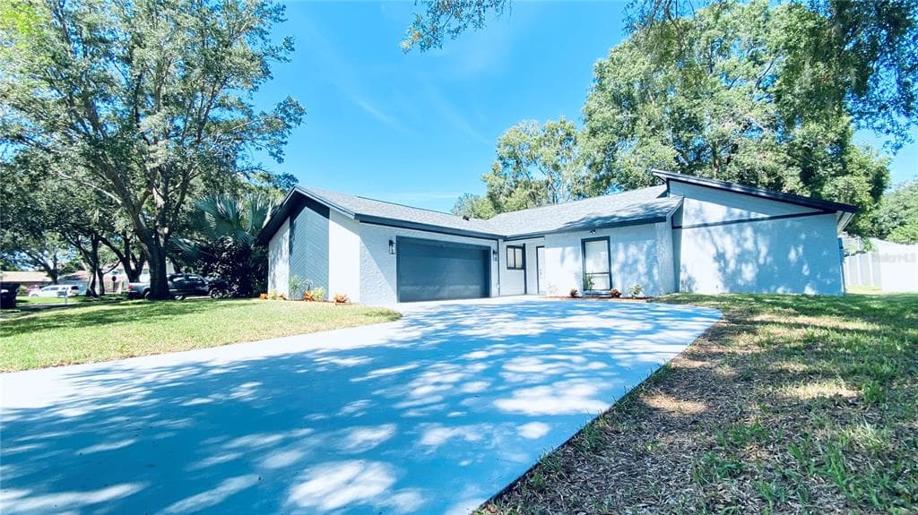 3203 TARAGROVE DRIVE TAMPA, FL 33618