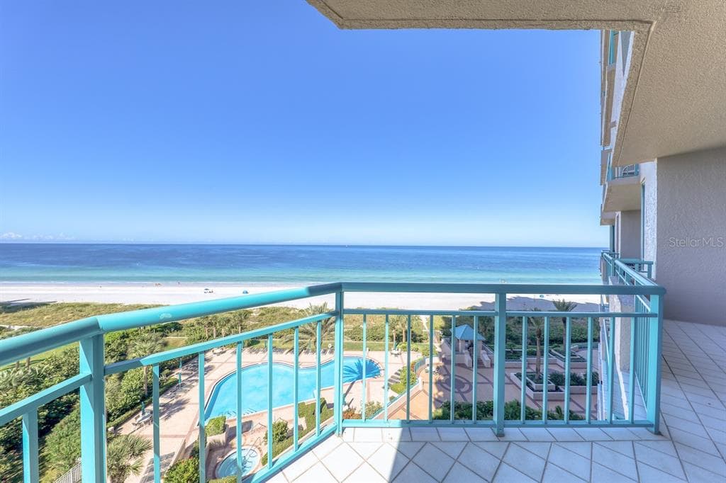 1560 GULF BOULEVARD UNIT 707