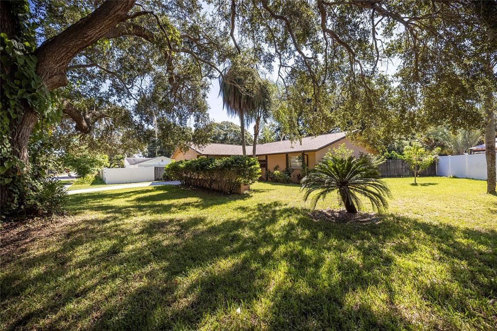 1705 COPPER KETTLE LANE