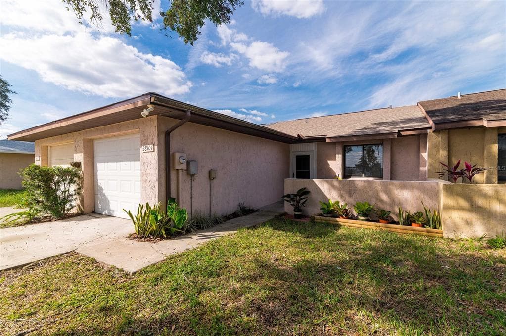 38107 COUNTRYSIDE PLACE DADE CITY, FL 33525