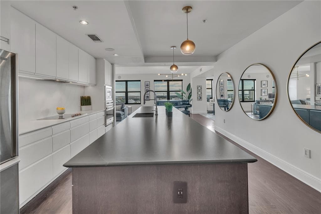 1227 E MADISON STREET UNIT 906 TAMPA, FL 33602