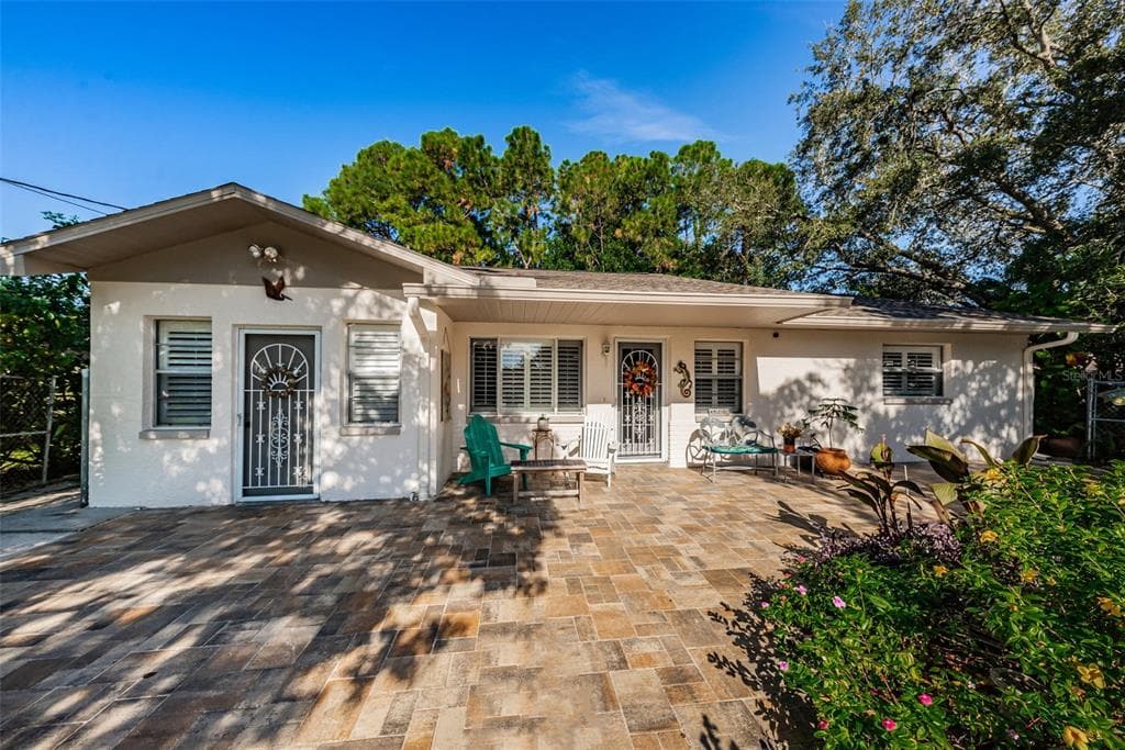 626 BAYNARD COURT TARPON SPRINGS, FL 34689