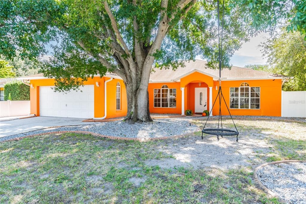 2908 W PEARL AVENUE TAMPA, FL 33611
