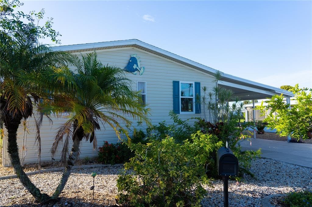 164 S SAINT THOMAS CIRCLE APOLLO BEACH, FL 33572