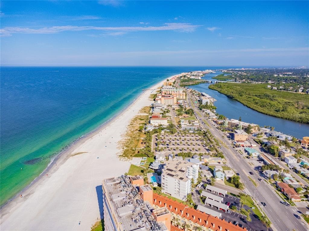17980 GULF BOULEVARD UNIT 101 REDINGTON SHORES, FL 33708