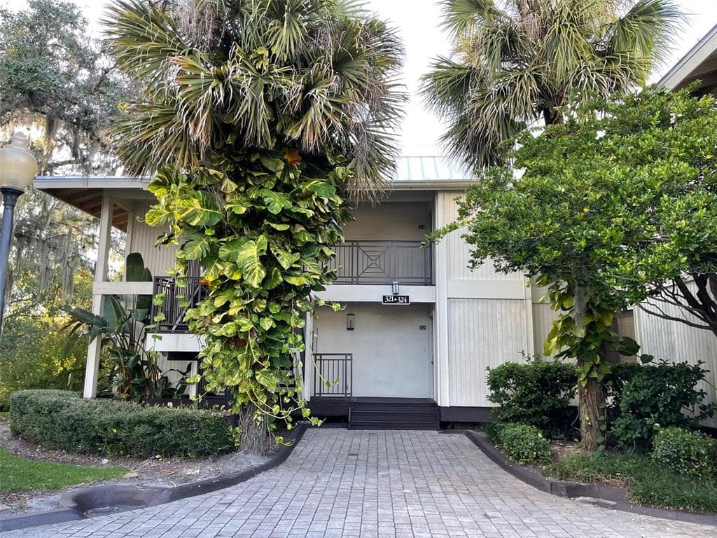 4762 UNIT 323 FOX HUNT DRIVE WESLEY CHAPEL, FL 33543