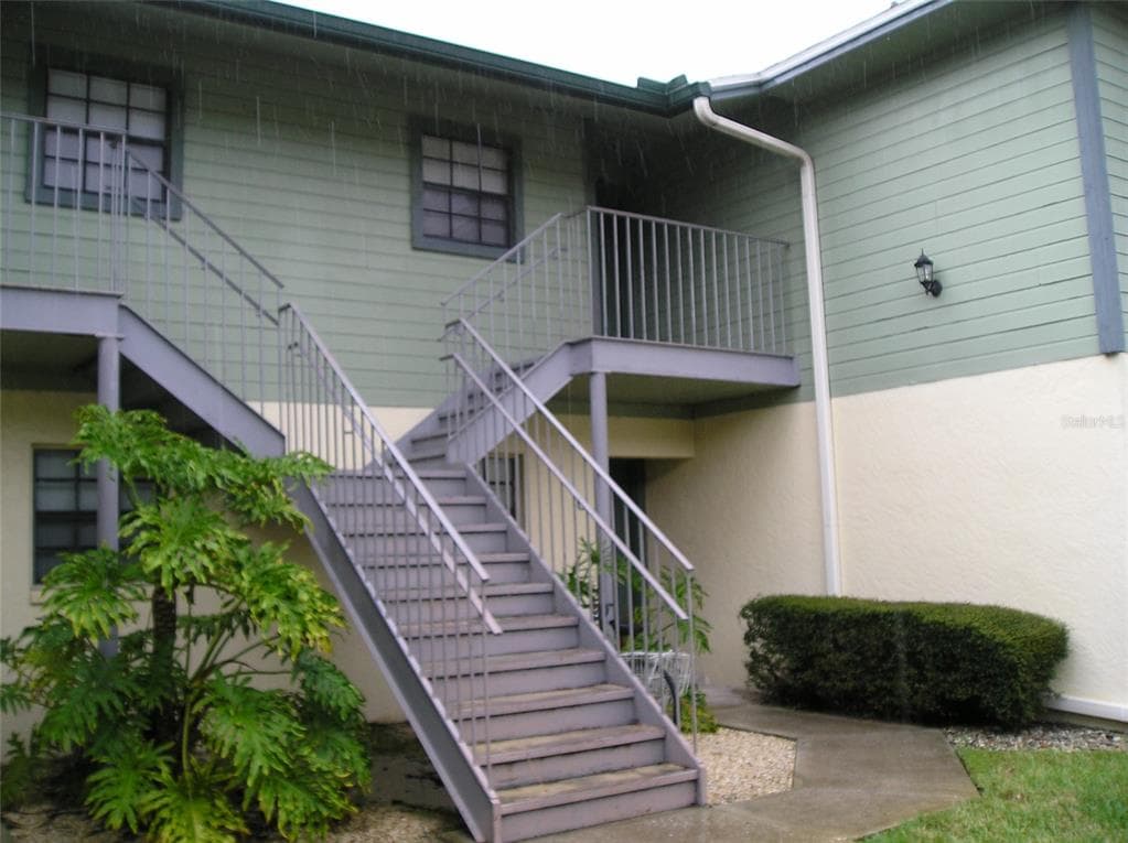 4106 ASHFORD GREEN PLACE UNIT H204 TAMPA, FL 33613