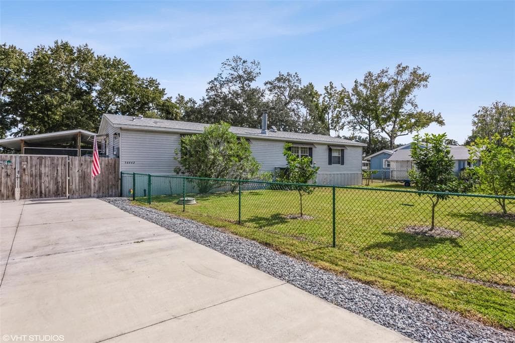 56442 MAPLE ROAD ASTOR, FL 32102