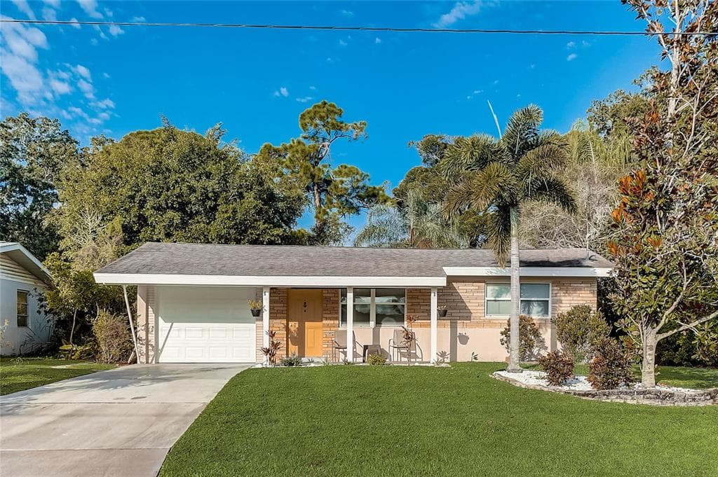 2536 TEAL AVENUE SARASOTA, FL 34232
