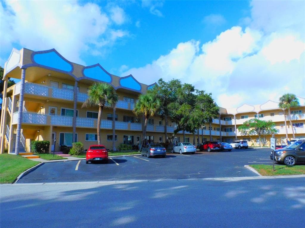 2466 ECUADORIAN WAY UNIT 4 CLEARWATER, FL 33763