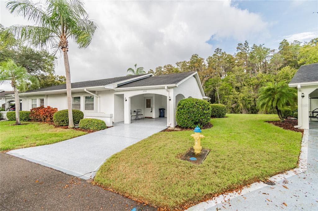 2016 HAMPSTEAD CIRCLE SUN CITY CENTER, FL 33573