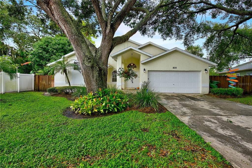 809 KRISWELL COURT PALM HARBOR, FL 34683