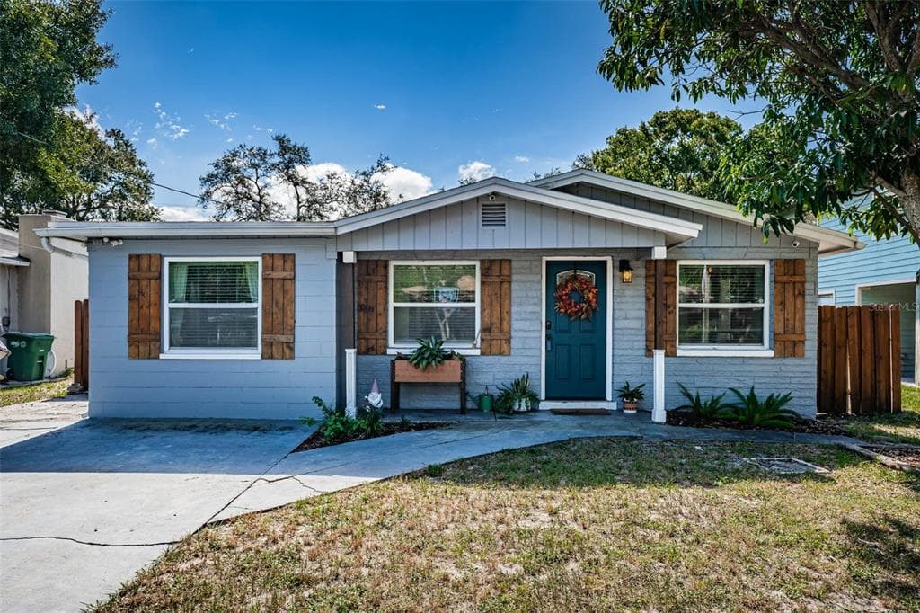 3138 W VARN AVENUE TAMPA, FL 33611