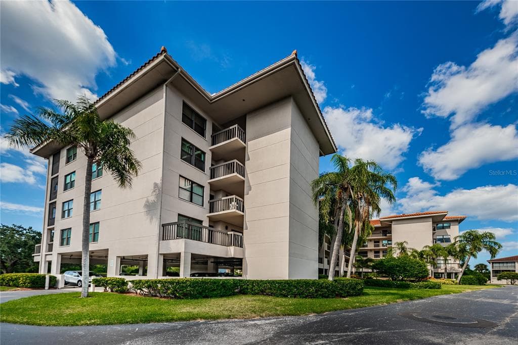 1806 MARINER DRIVE UNIT 114 TARPON SPRINGS, FL 34689