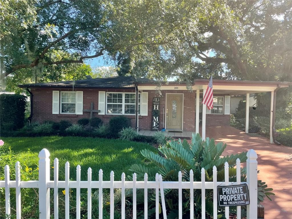 205 GARLAND AVENUE SEFFNER, FL 33584