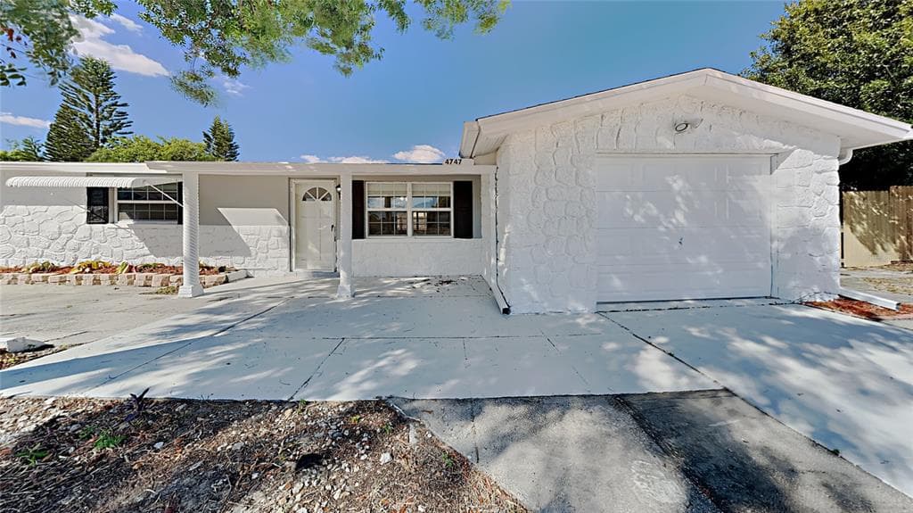 4747 FLORA AVENUE HOLIDAY, FL 34690