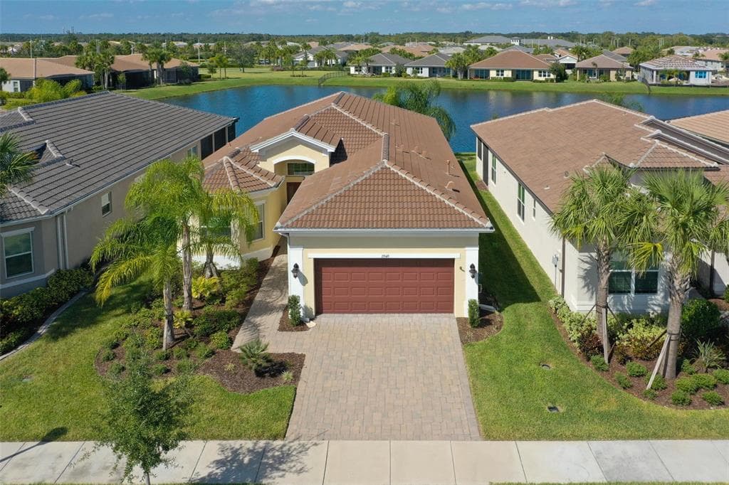 15549 CORONA DEL MAR DRIVE WIMAUMA, FL 33598