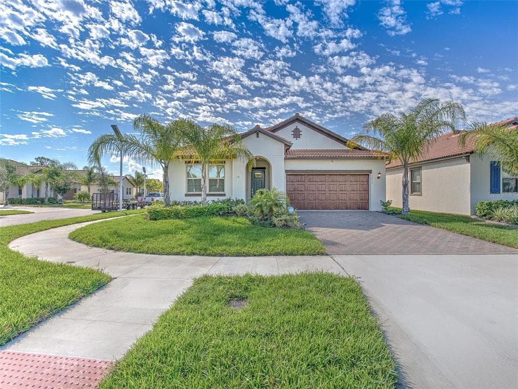5415 STORY GRASS COURT WIMAUMA, FL 33598