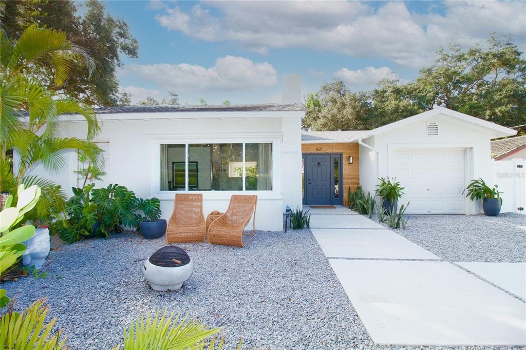 421 WOODLAWN AVENUE BELLEAIR, FL 33756