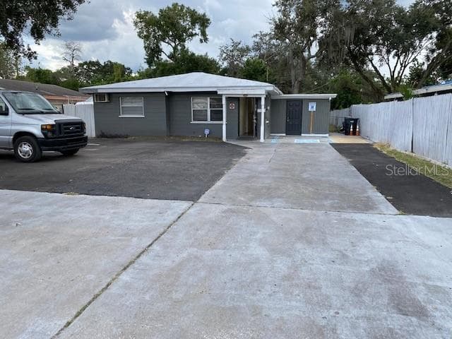 813 E 109TH AVENUE TAMPA, FL 33612