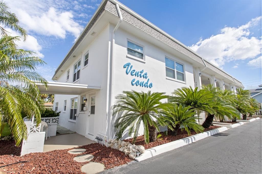 7151 SUNSET WAY UNIT 4 ST PETE BEACH, FL 33706
